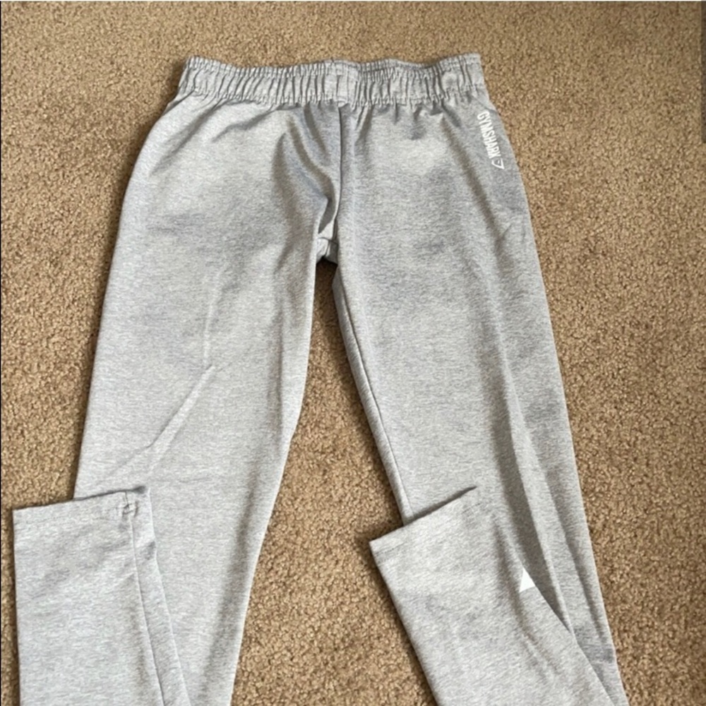 Gym shark leggings